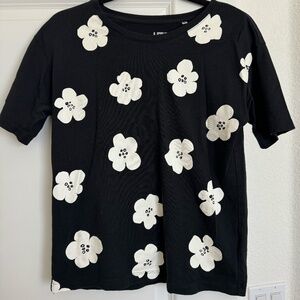 Uniqlo UT Bob Foundation women size S T-Shirt black with flowers